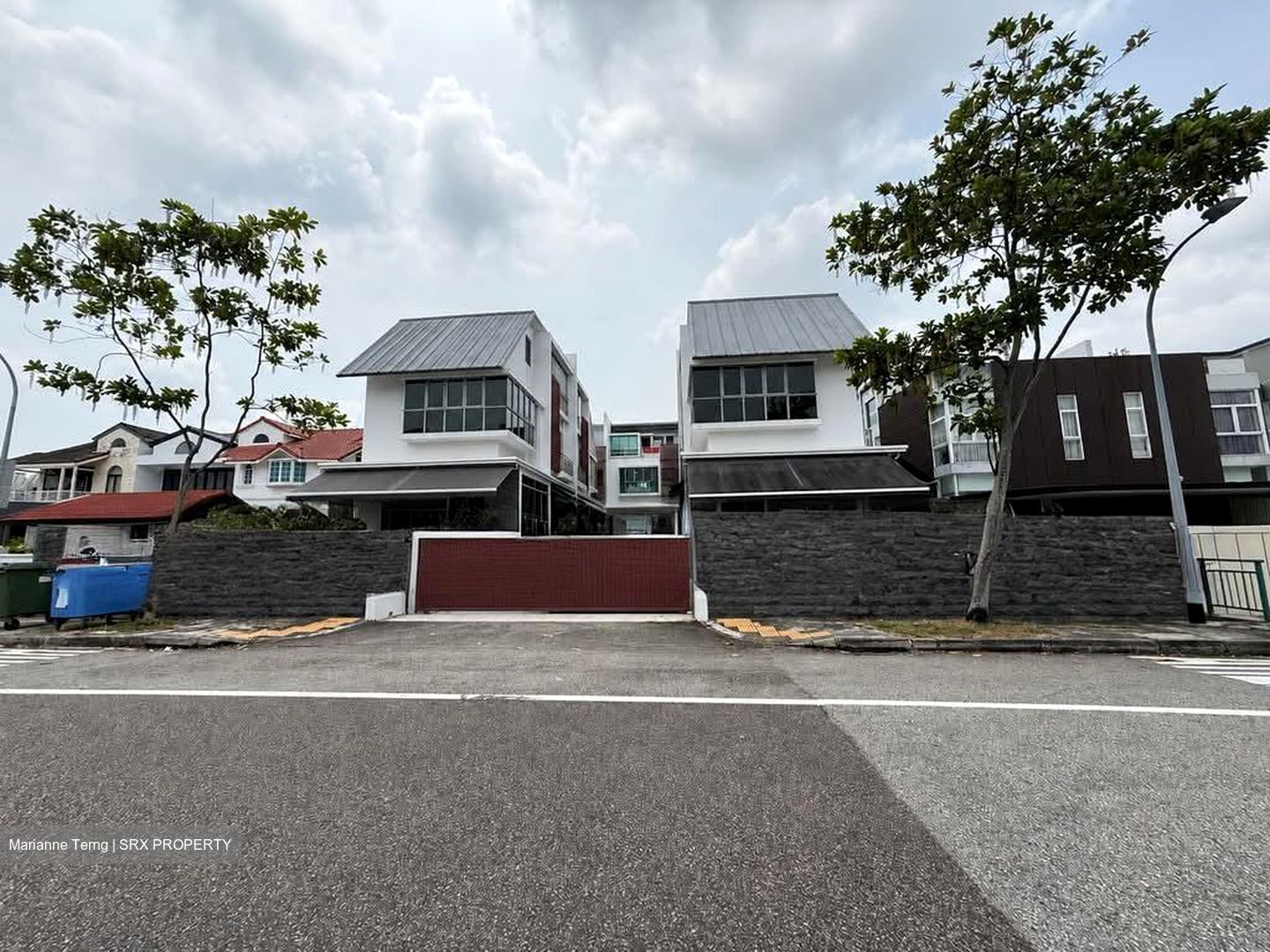 The Silver Spurz (D19), Semi-Detached #603793341